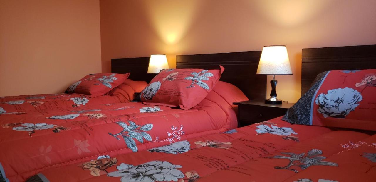 Hostal Nataly ปวยร์โตนาตาเลส ภายนอก รูปภาพ