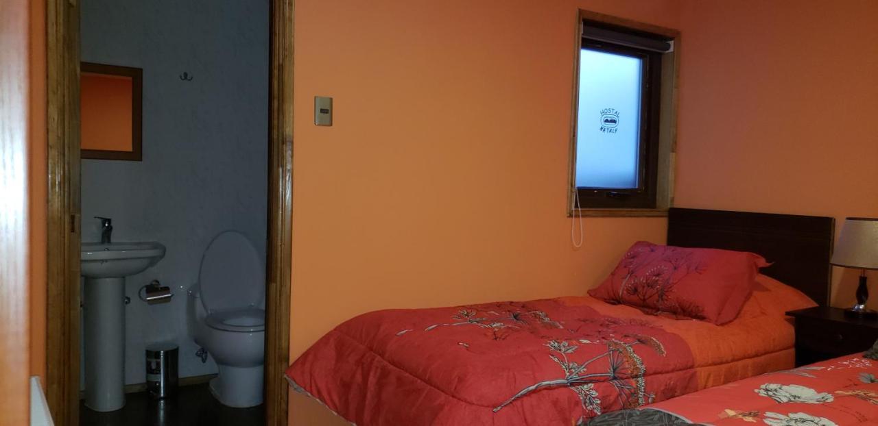 Hostal Nataly ปวยร์โตนาตาเลส ภายนอก รูปภาพ