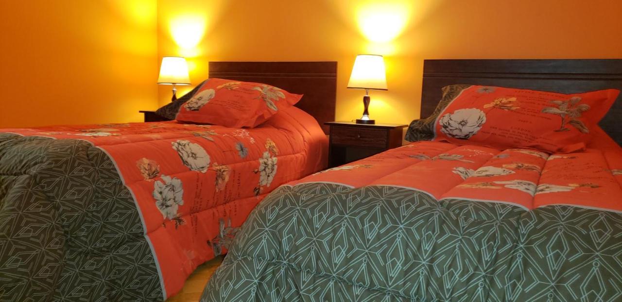 Hostal Nataly ปวยร์โตนาตาเลส ภายนอก รูปภาพ
