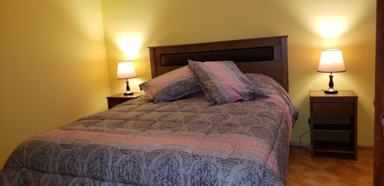 Hostal Nataly ปวยร์โตนาตาเลส ภายนอก รูปภาพ