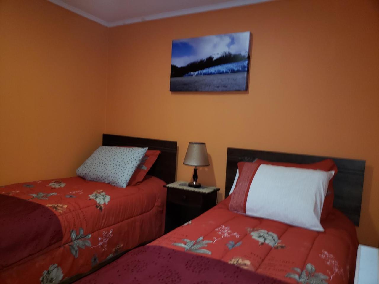 Hostal Nataly ปวยร์โตนาตาเลส ภายนอก รูปภาพ