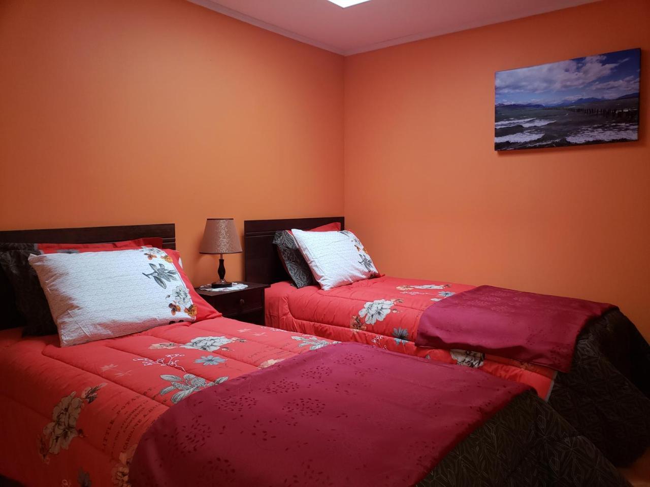 Hostal Nataly ปวยร์โตนาตาเลส ภายนอก รูปภาพ